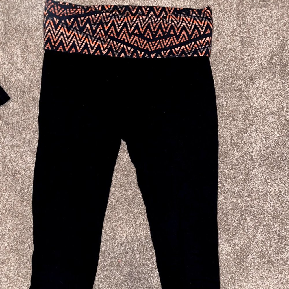 Mossimo Crop Leggings (size S)